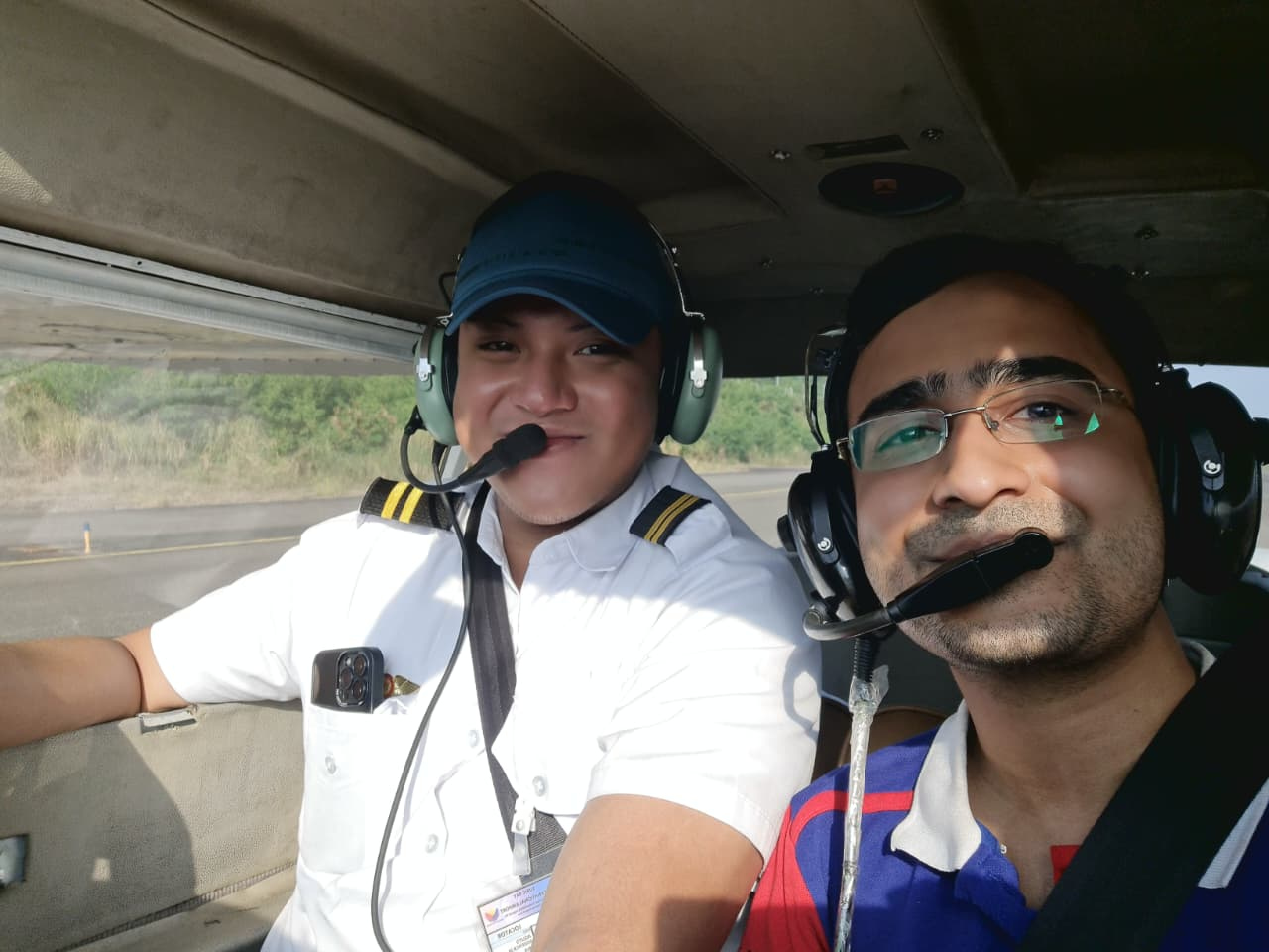 Instructor briefing a student before takeoff