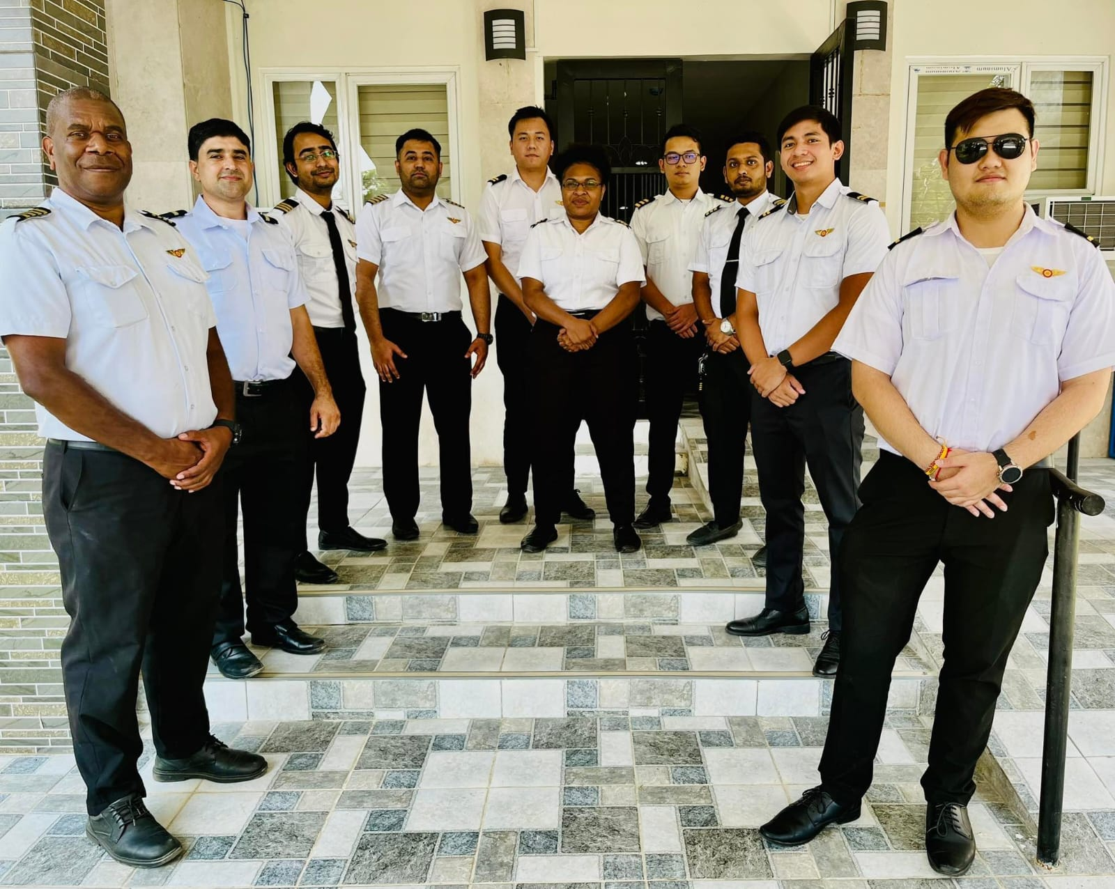 Avestar and APG students and instructors in a group photo